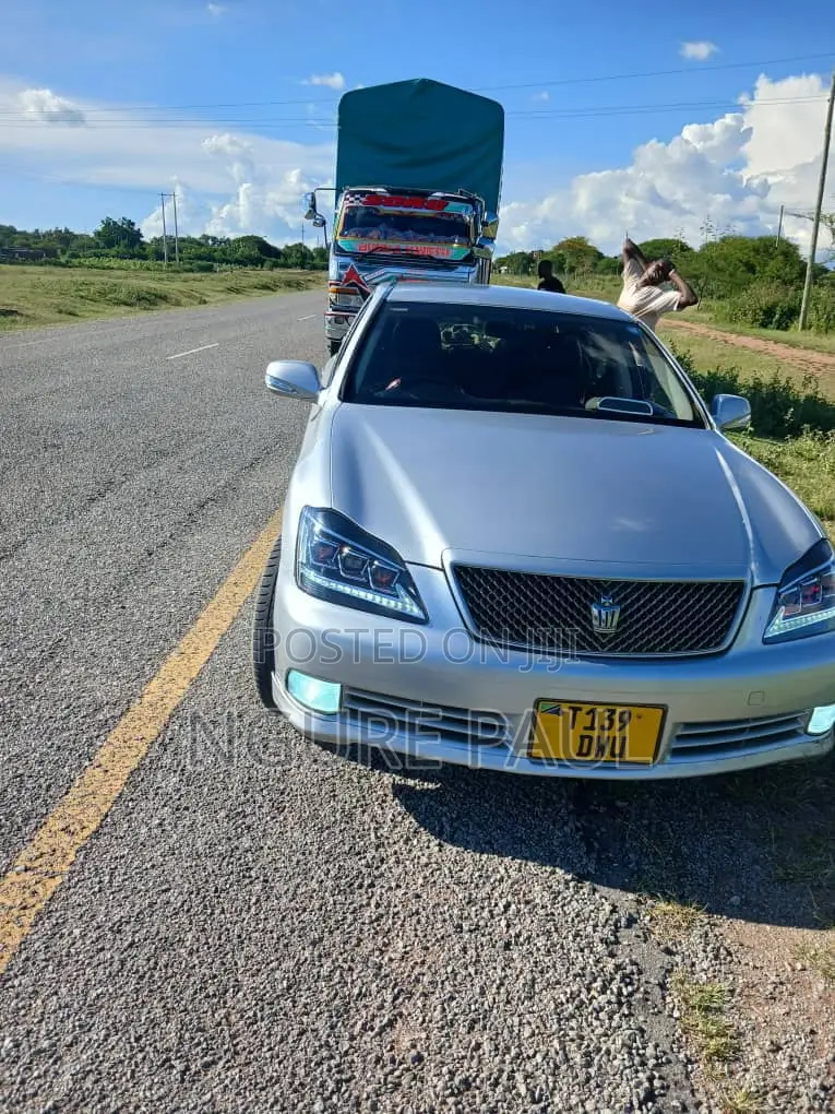 Toyota Crown 2008 Silver
