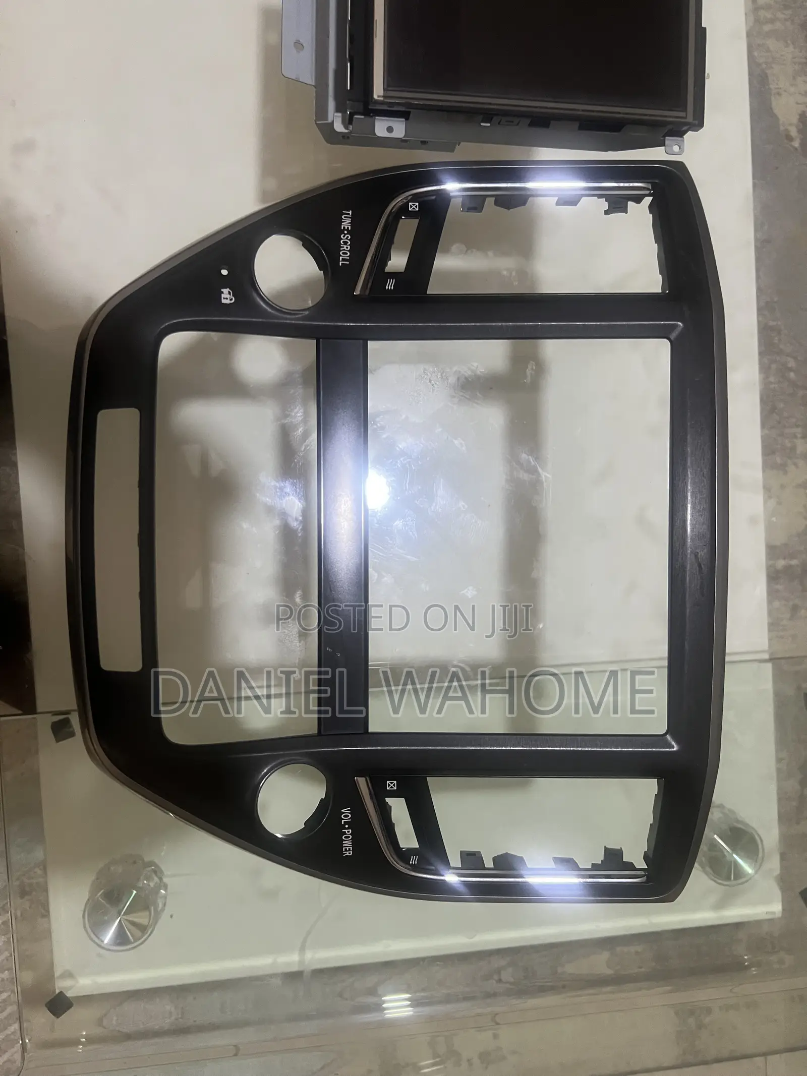 Toyota Crown Radio With Console