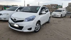 Toyota Vitz 2012 White
