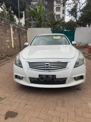 Nissan Skyline 2017 White