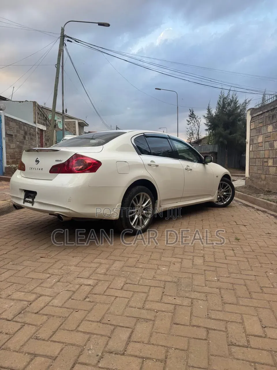 Nissan Skyline 2017 White