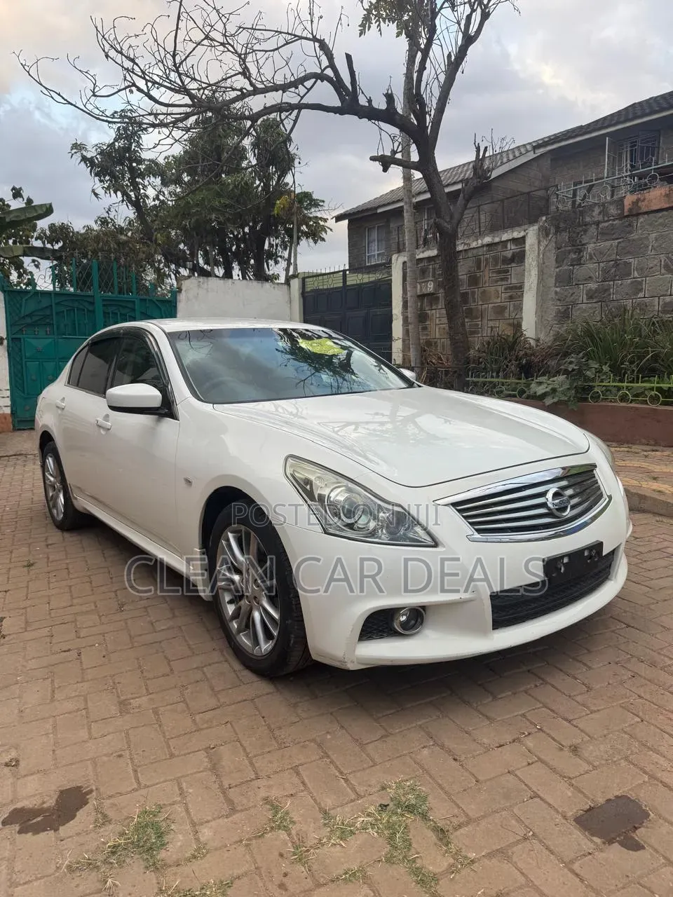 Nissan Skyline 2017 White
