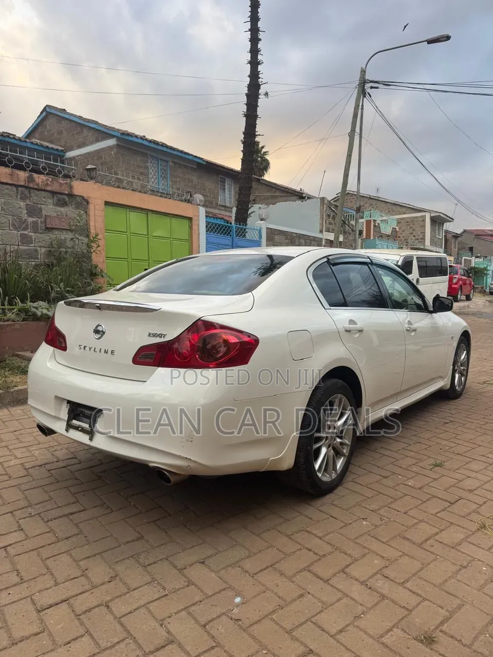 Nissan Skyline 2017 White