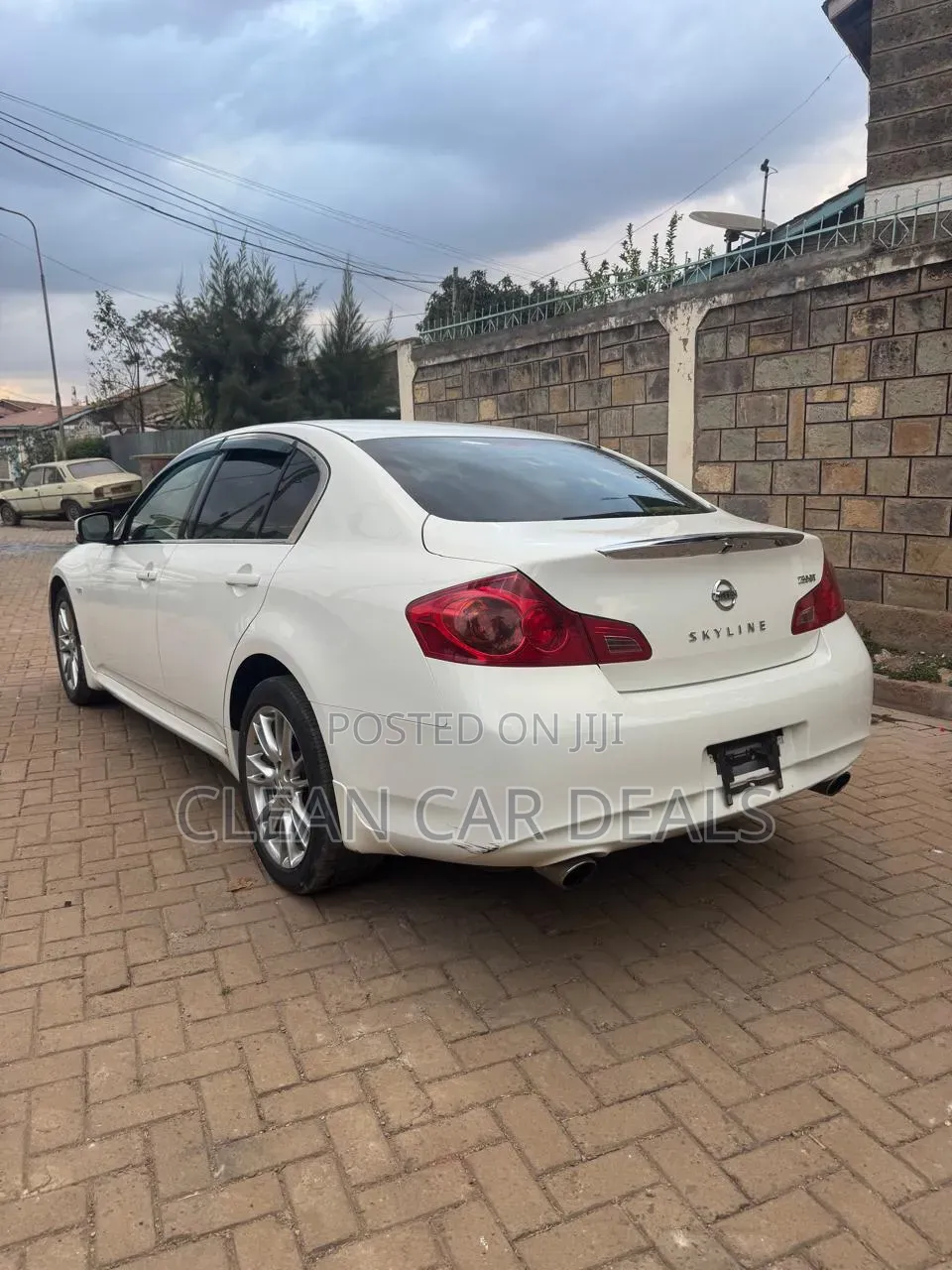 Nissan Skyline 2017 White
