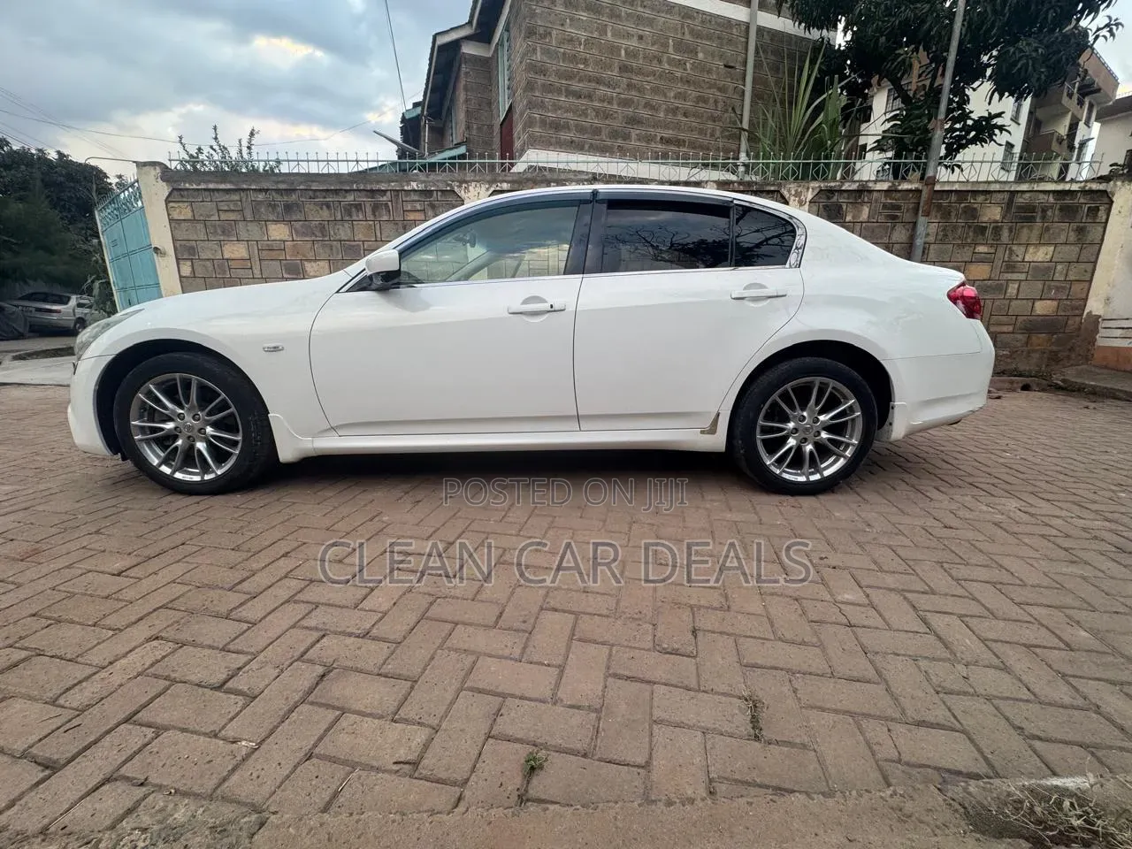 Nissan Skyline 2017 White