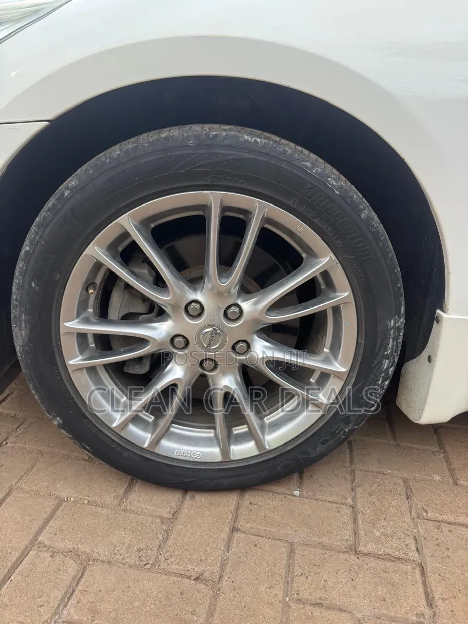 Nissan Skyline 2017 White
