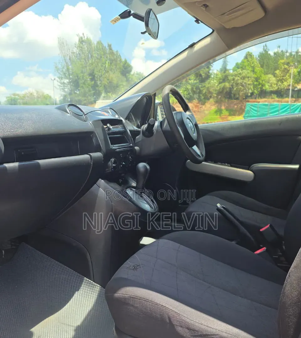 Mazda Demio 2012 Silver