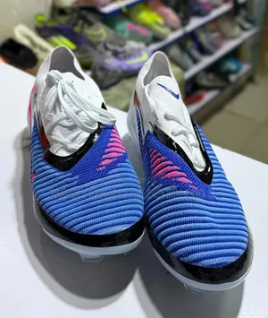 Phantom GX 6 Elite Football 
