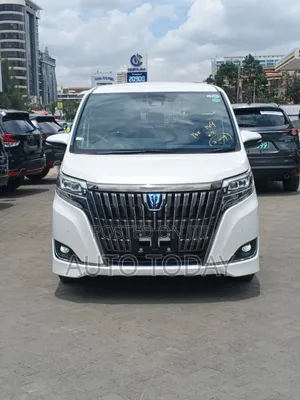 Toyota Esquire 1.8 FWD Hybrid (7 seater) 2019 White