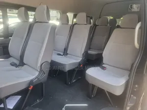 Toyota HiAce 2019 Blue
