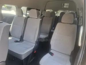 Toyota HiAce 2019 Blue