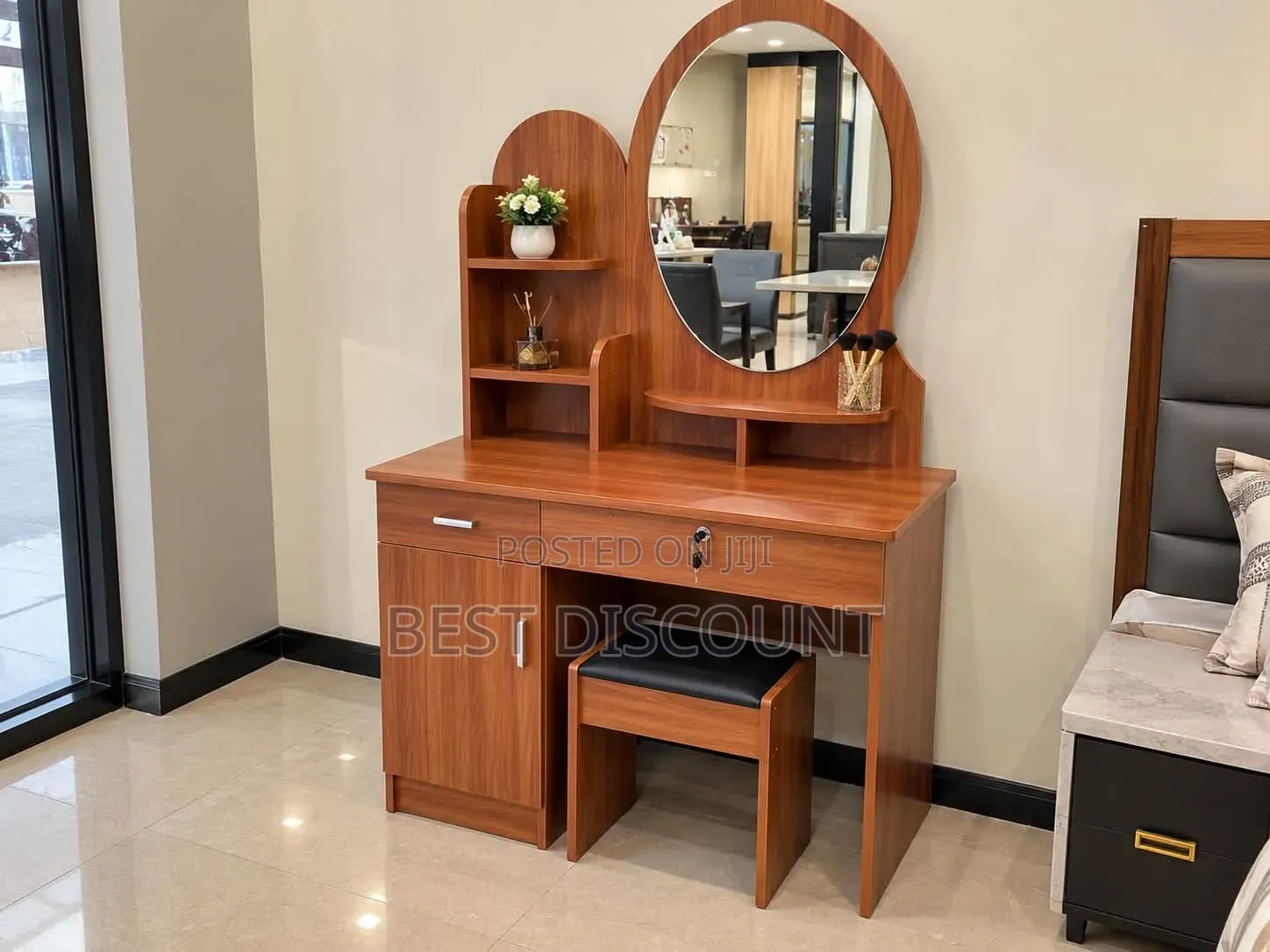 Vinity Dressing Table