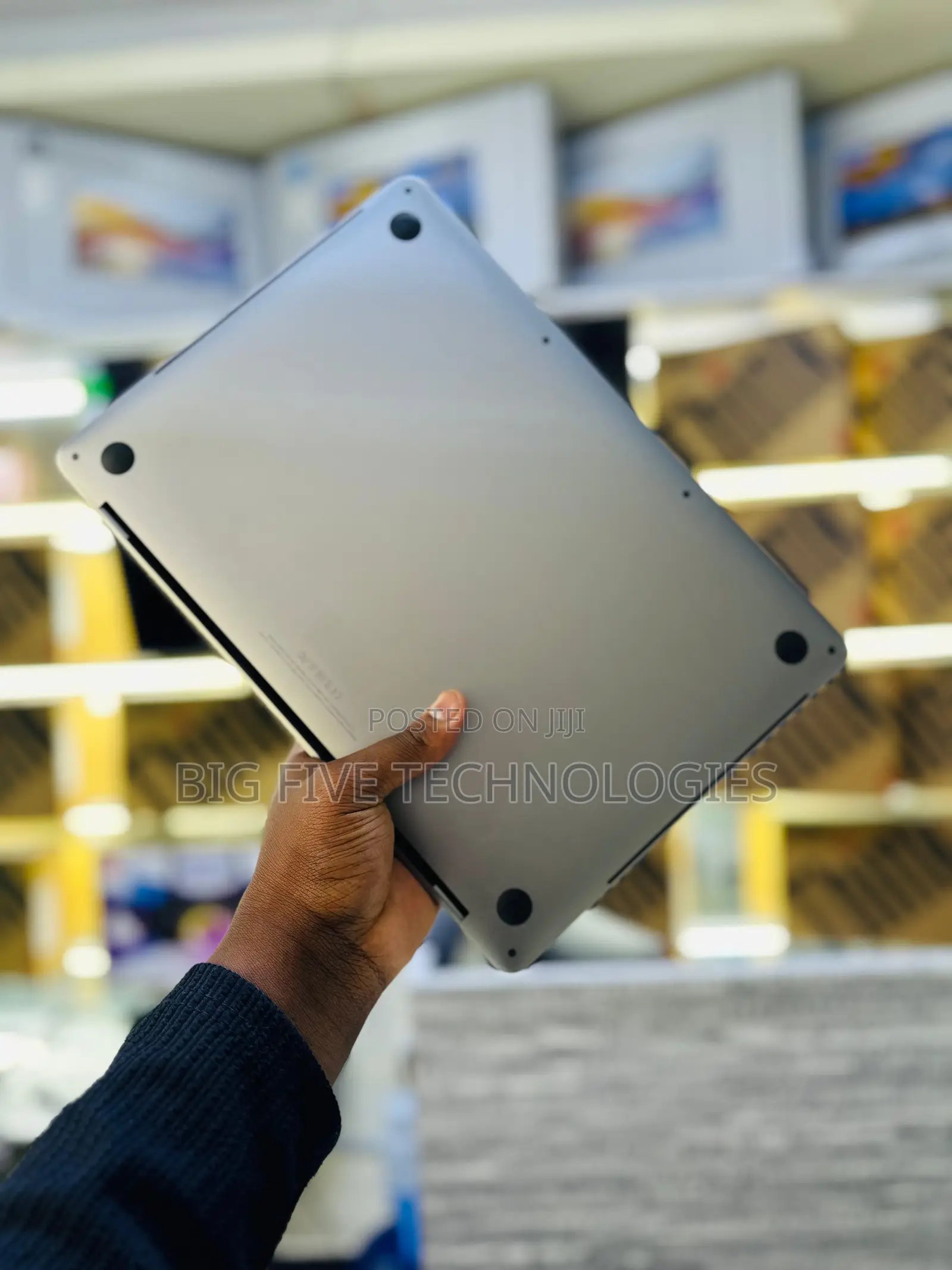 Laptop Apple MacBook Pro 2018 16GB Intel Core i7 SSHD (Hybrid) 256GB