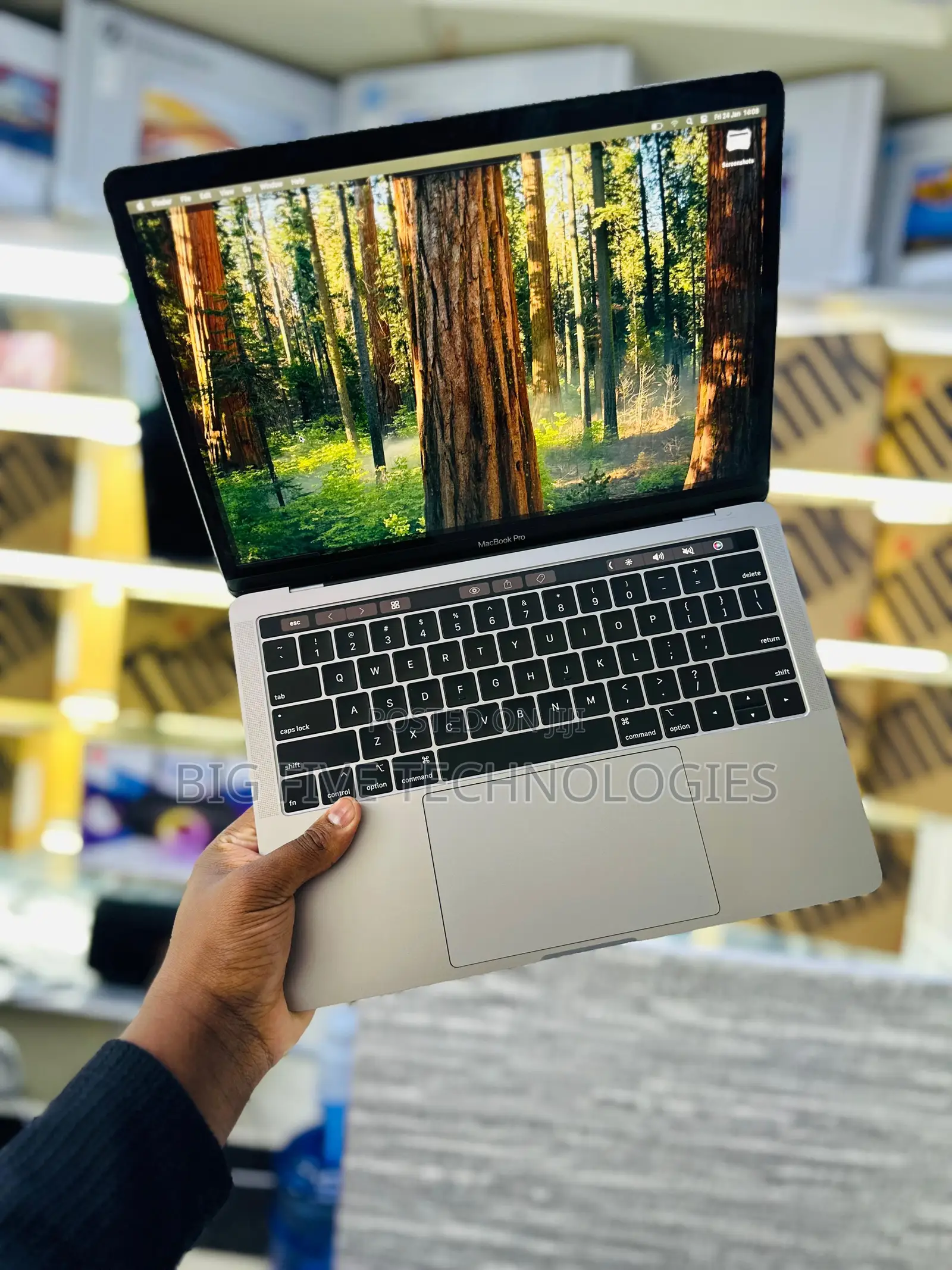 Laptop Apple MacBook Pro 2018 16GB Intel Core i7 SSHD (Hybrid) 256GB