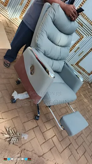 Executive Office Chair With Footrest
