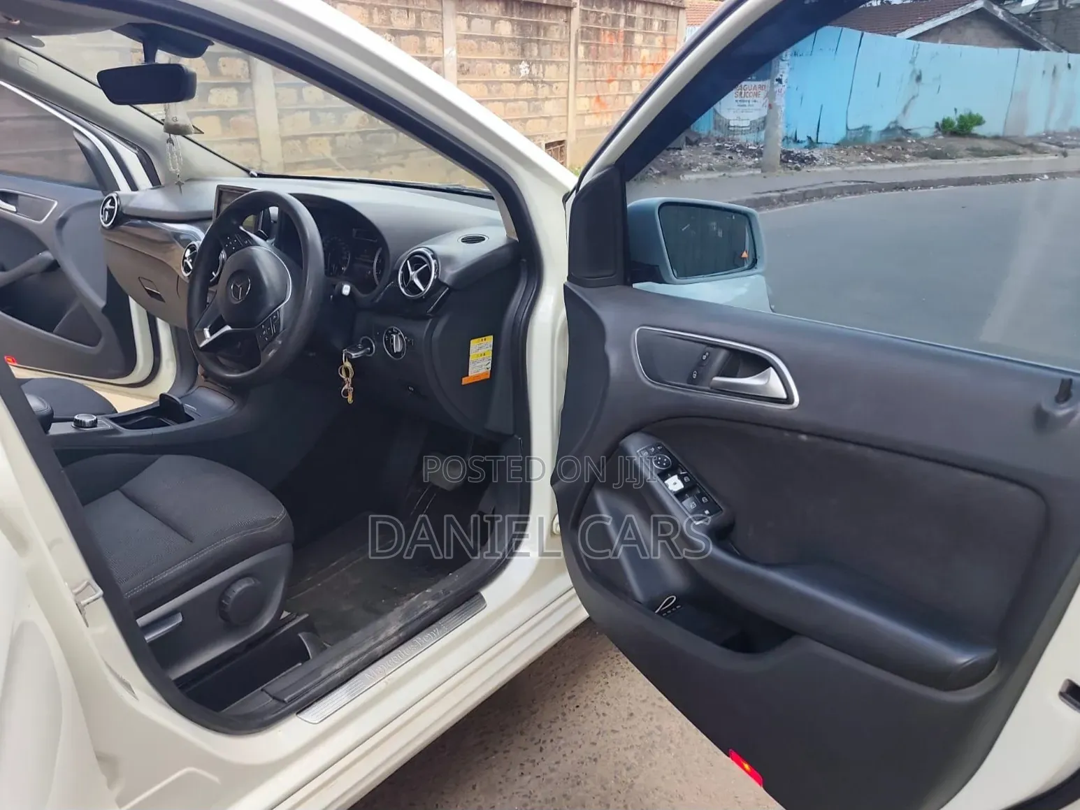 Mercedes-Benz B-Class 2014 White