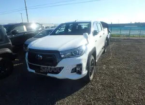 Toyota Hilux Revo Double Cab Deisel 2.4 AWD 2019 White