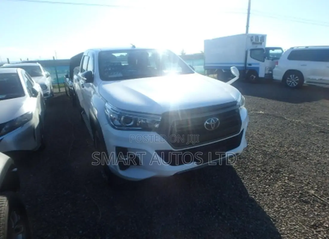 Toyota Hilux Revo Double Cab Deisel 2.4 AWD 2019 White
