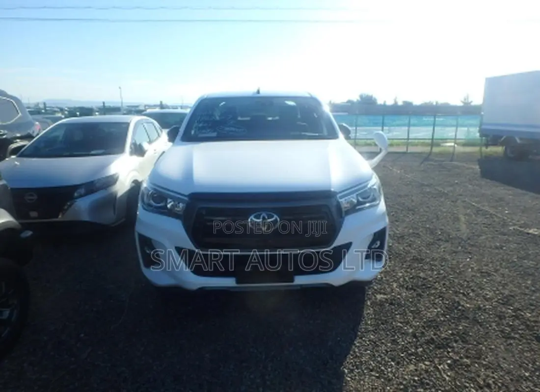 Toyota Hilux Revo Double Cab Deisel 2.4 AWD 2019 White