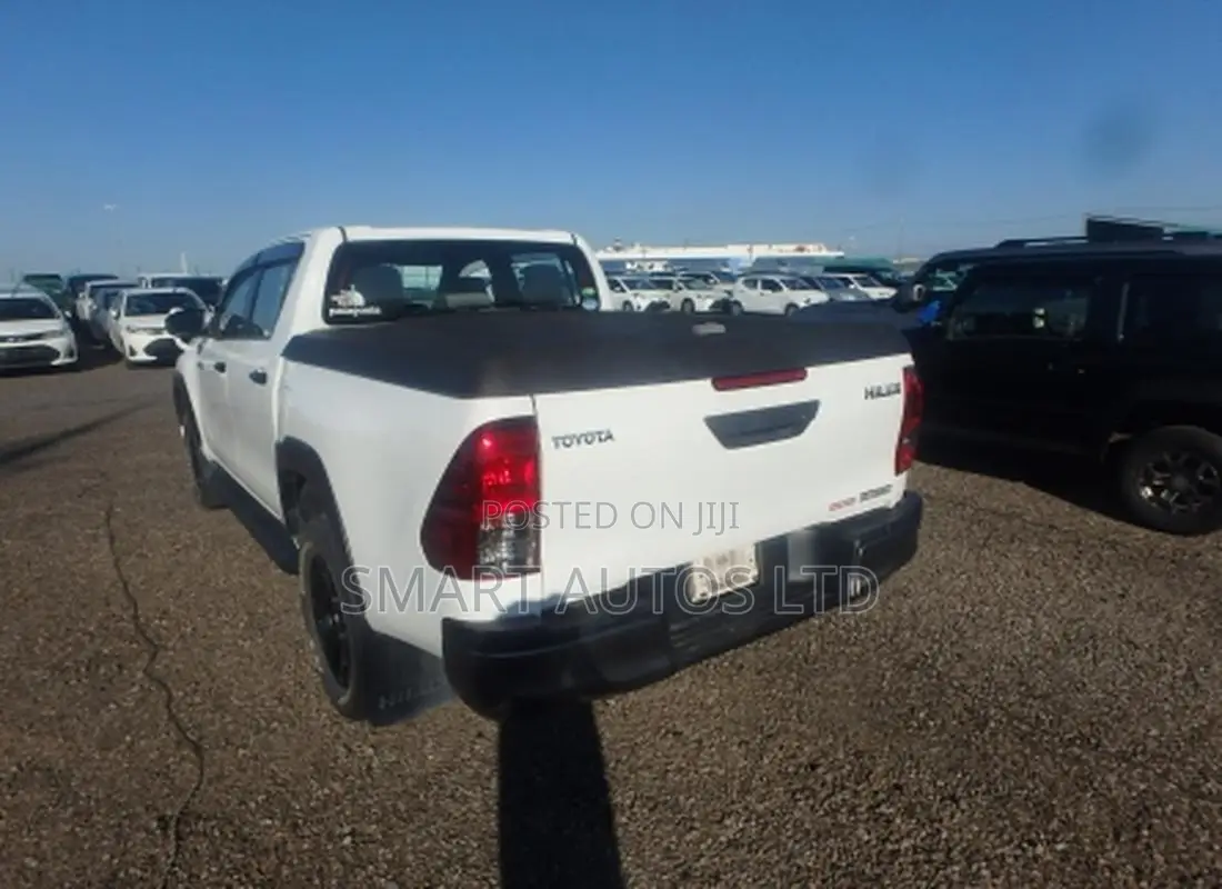 Toyota Hilux Revo Double Cab Deisel 2.4 AWD 2019 White