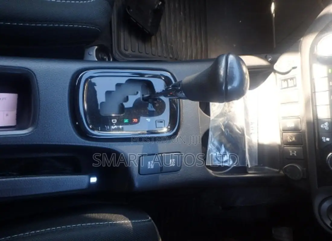 Toyota Hilux Revo Double Cab Deisel 2.4 AWD 2019 White