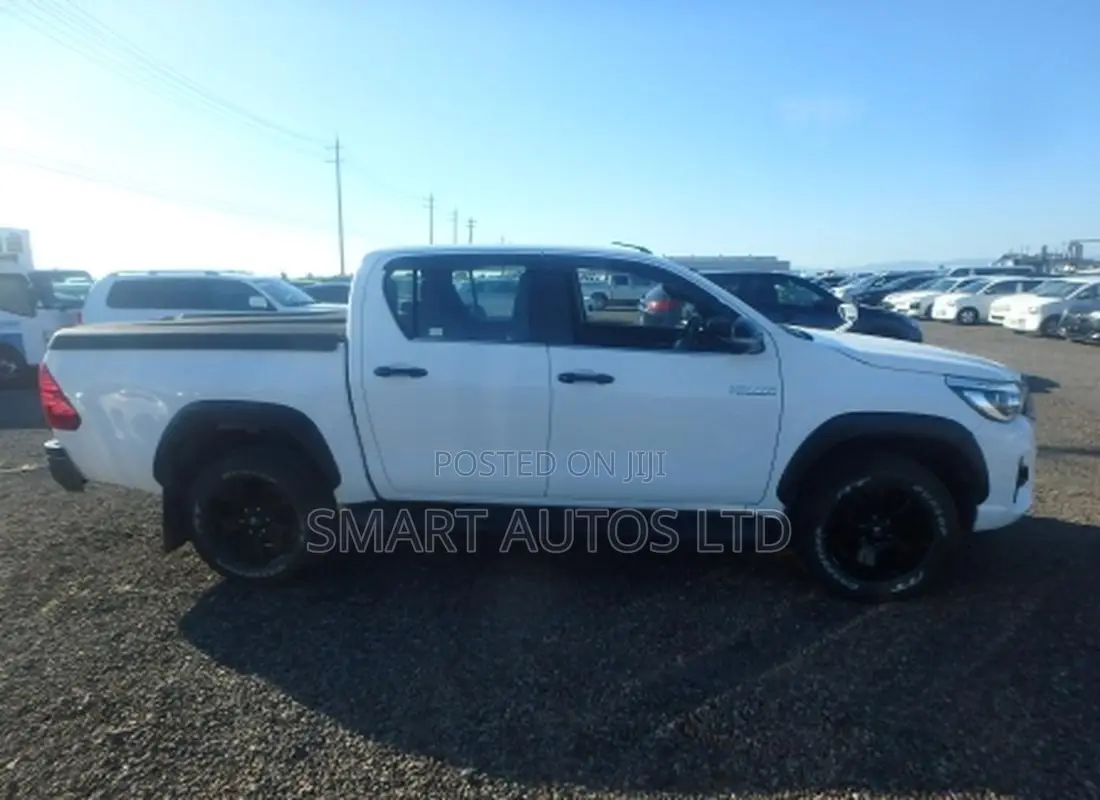 Toyota Hilux Revo Double Cab Deisel 2.4 AWD 2019 White