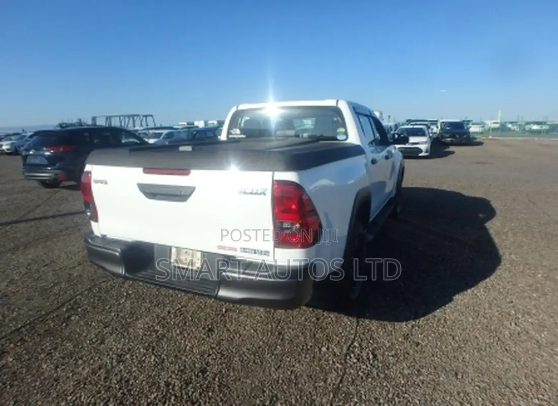 Toyota Hilux Revo Double Cab Deisel 2.4 AWD 2019 White