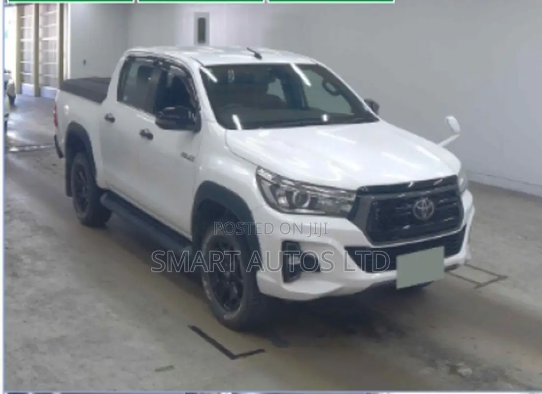 Toyota Hilux Revo Double Cab Deisel 2.4 AWD 2019 White