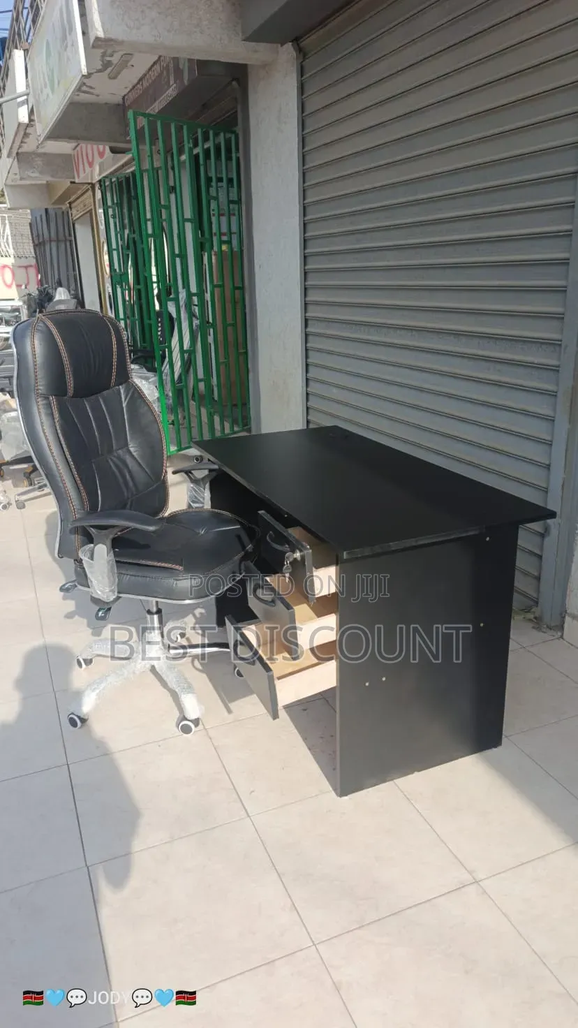 Office Desk With Leather Chair