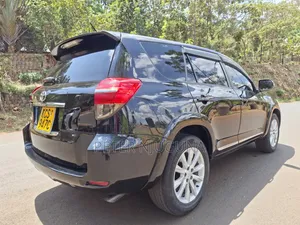 Toyota Vanguard 2011 Black