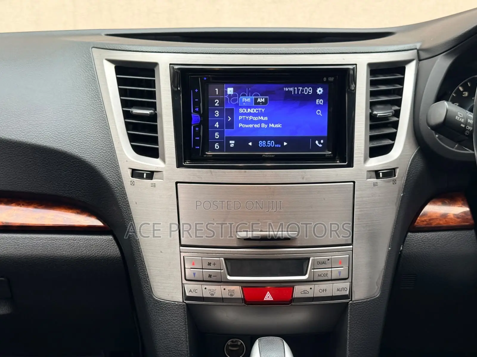 Subaru Outback 2010 Gray