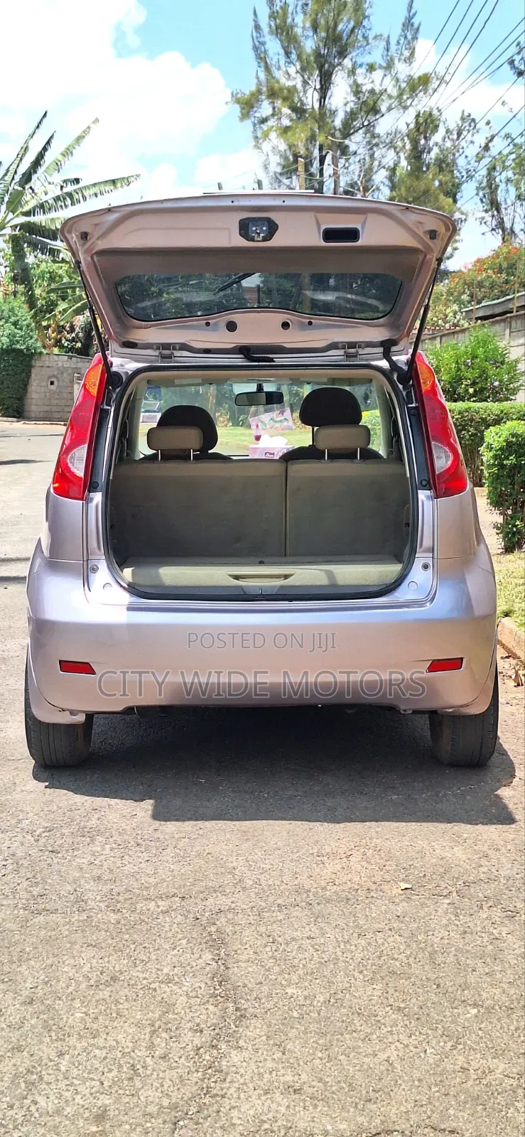 Nissan Note 1.4 2010 Purple