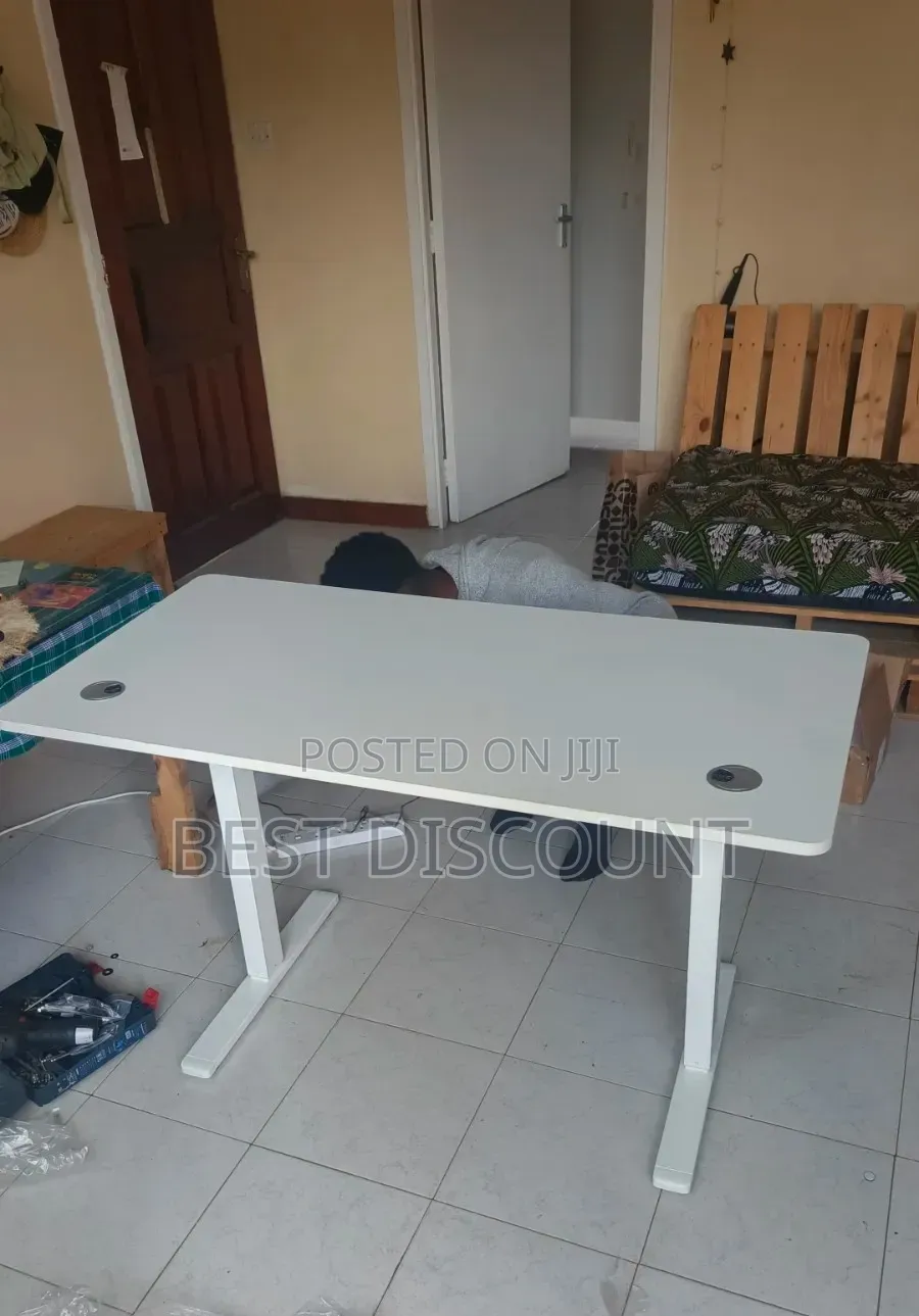 1.4m Electric Monitored Standing Desk