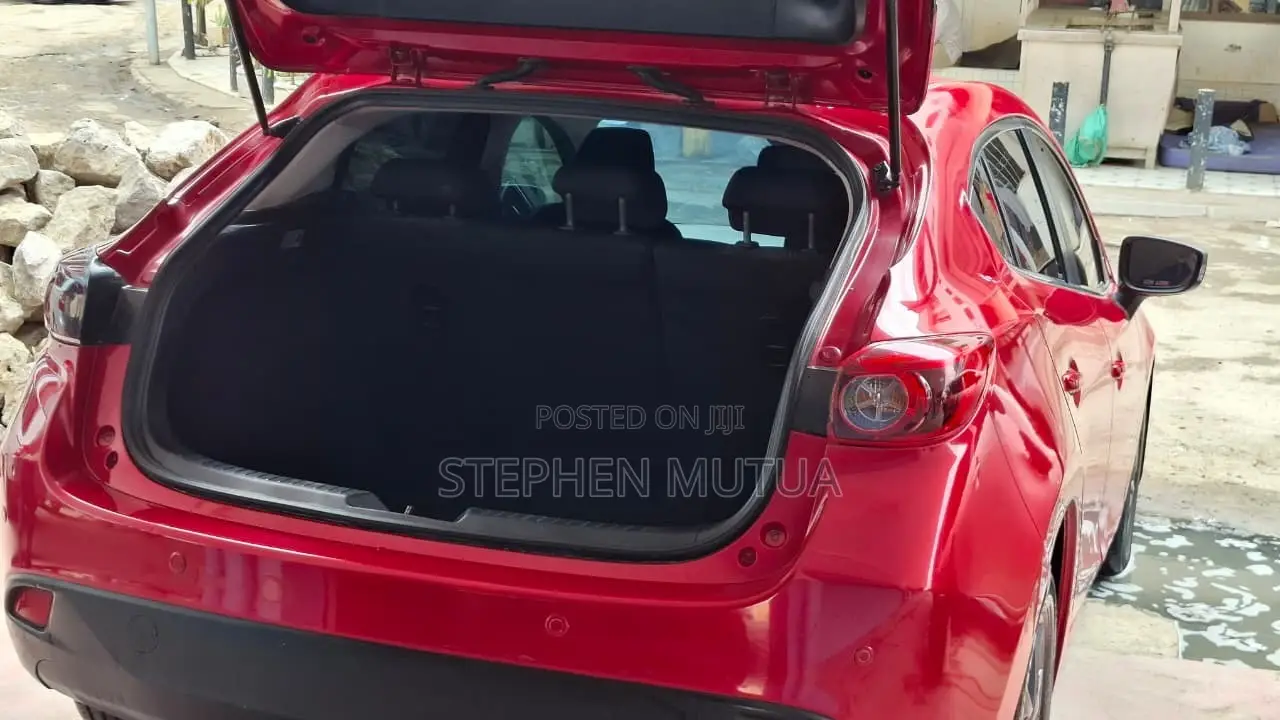 Mazda Axela 2016 Red