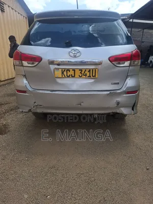 Toyota Wish 2011 Silver