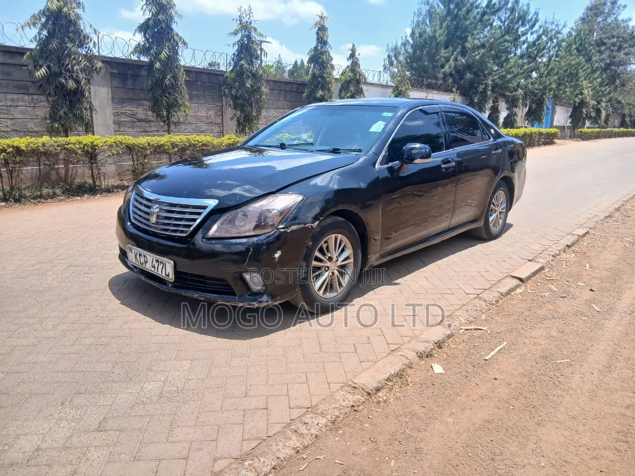 Toyota Crown 2010 Black