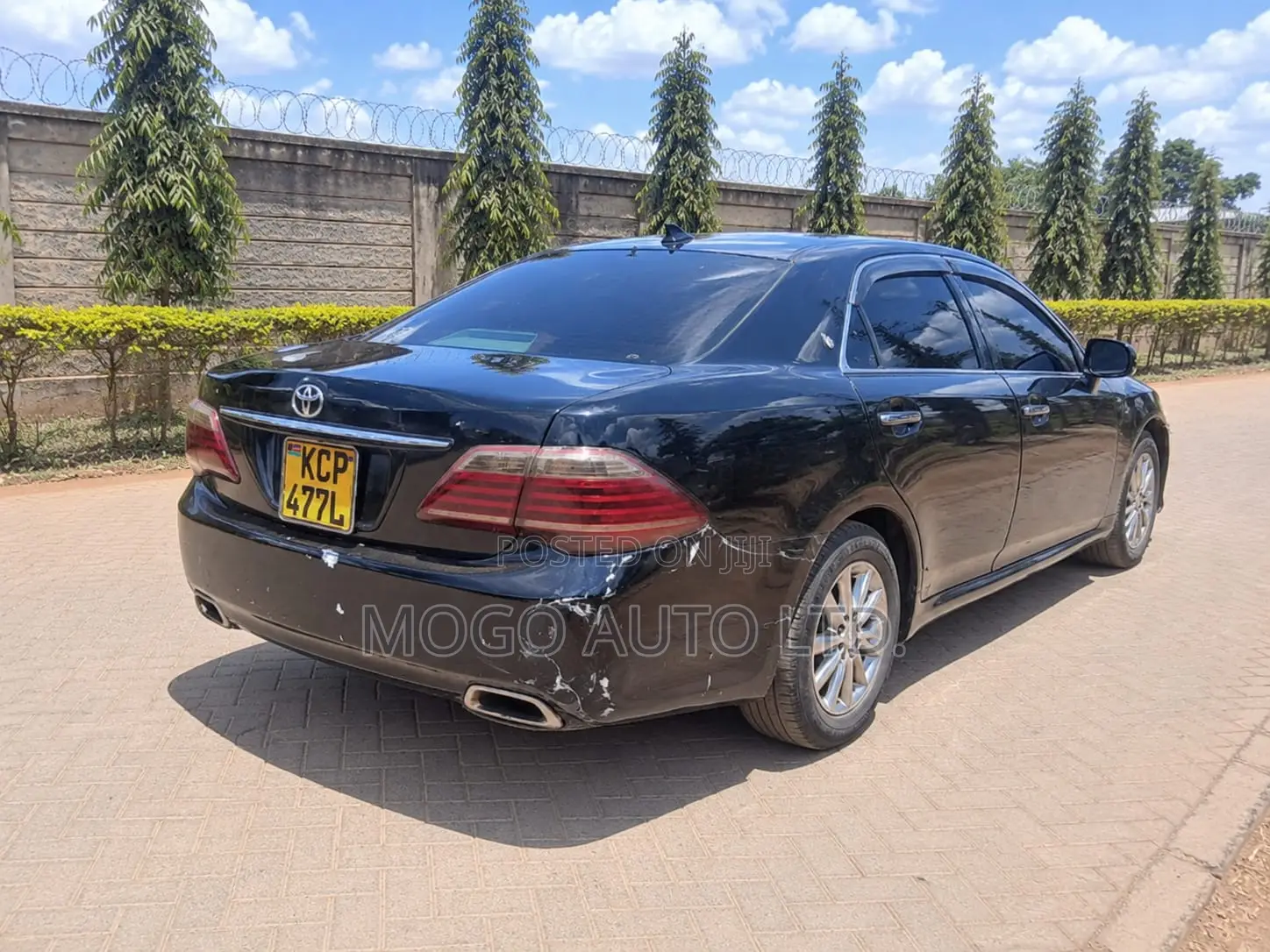 Toyota Crown 2010 Black