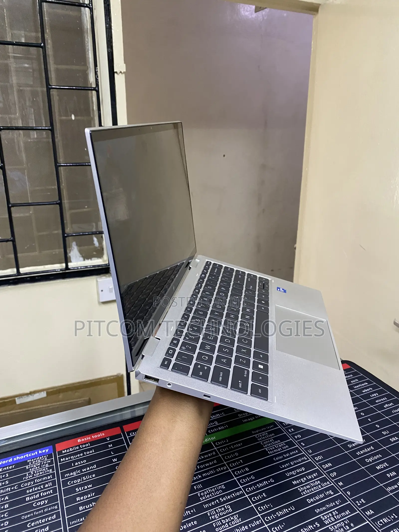 Laptop HP EliteBook 1040 G8 16GB Intel Core i7 SSD 512GB