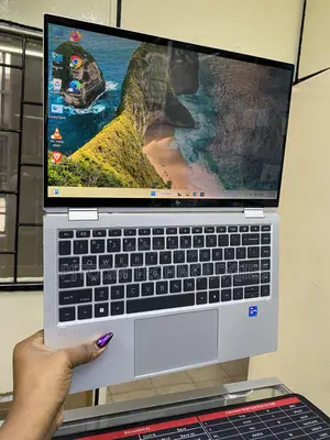 Laptop HP EliteBook 1040 G8 16GB Intel Core i7 SSD 512GB
