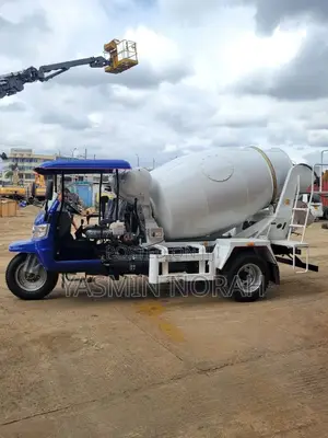 Wuzheng 5 Wheel Concrete Mixer Truck