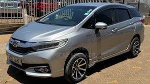 Honda Fit Shuttle 2017 Silver