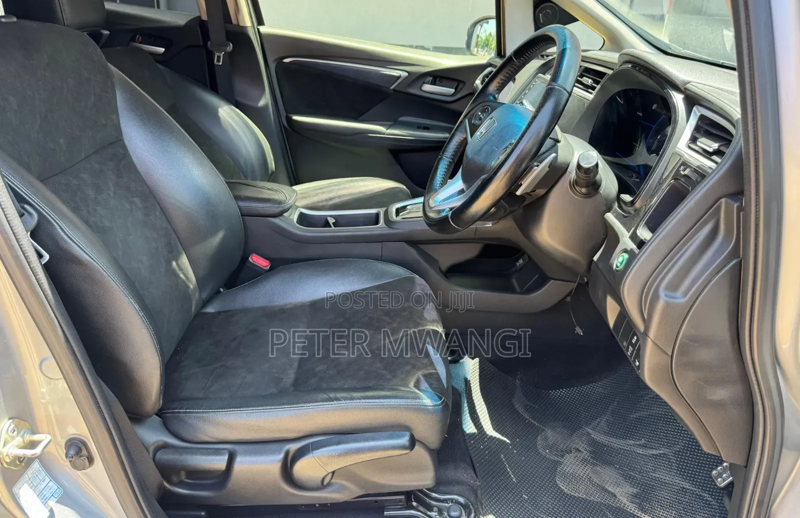 Honda Fit Shuttle 2017 Silver