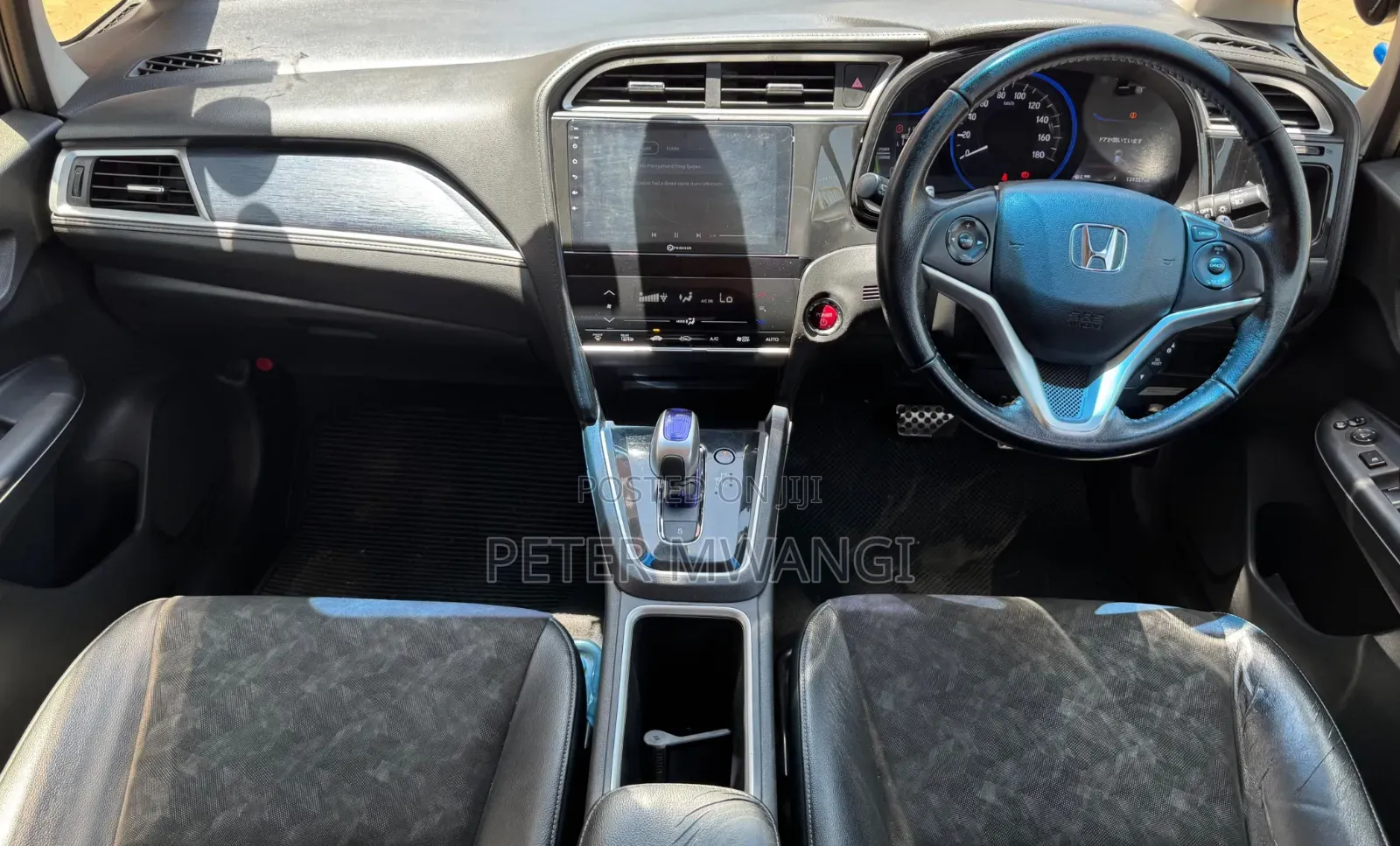 Honda Fit Shuttle 2017 Silver