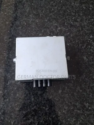 W203 Mercedes-Benz Antenna Selector Amplifier Module