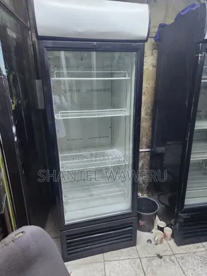Aapproved Clean 650litres Cnpy Display Fridge