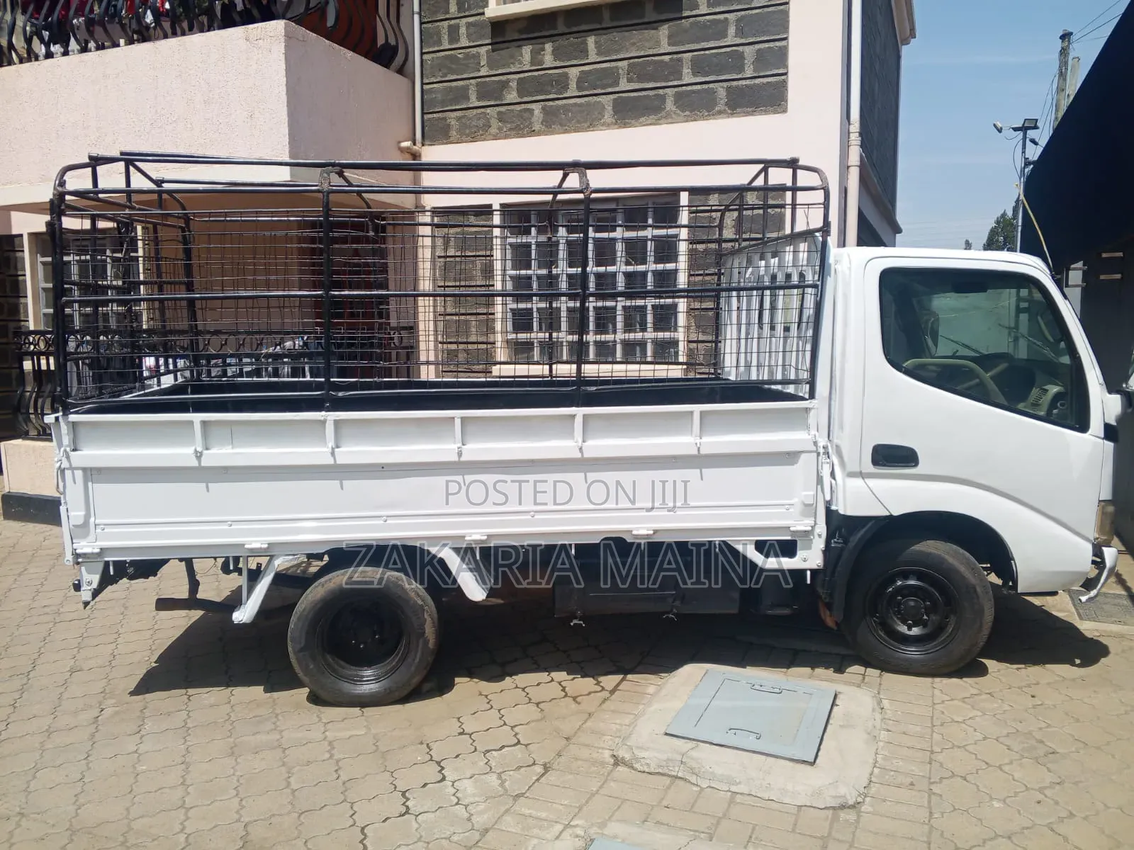 Toyota Dyna 2005 White