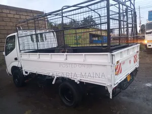 Toyota Dyna 2005 White
