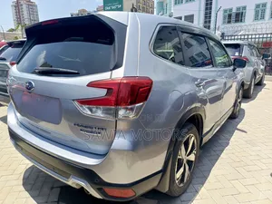 Subaru Forester Premium AWD 2020 Silver