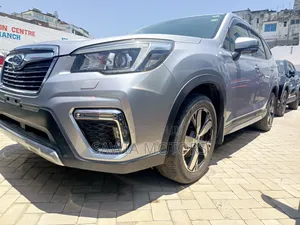 Subaru Forester Premium AWD 2020 Silver