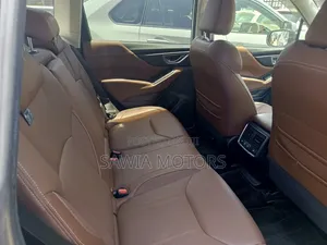 Subaru Forester Premium AWD 2020 Silver